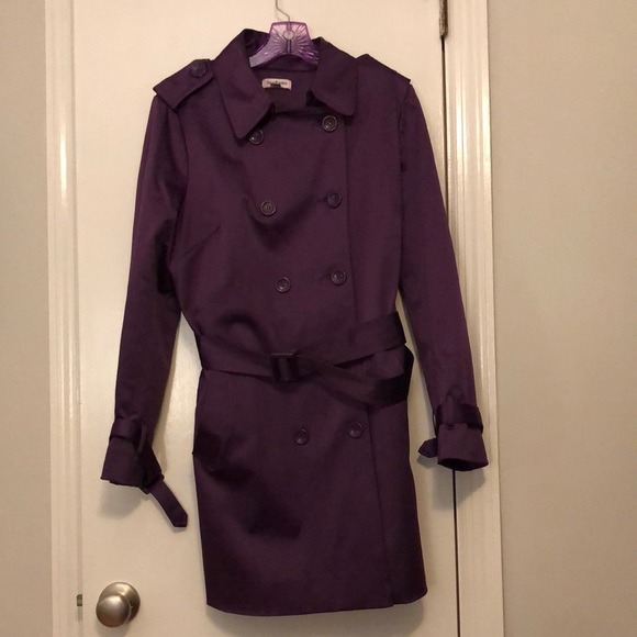 Joan Rivers purple trench coat - Picture 2 of 11